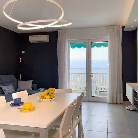 アパート Modern Vacation With A Sea View Balcony *