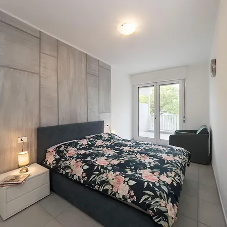 Modern Vacation With A Sea View Balcony アパート リニャーノ・サッビアドーロ